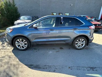 2019 Ford Edge - image 4