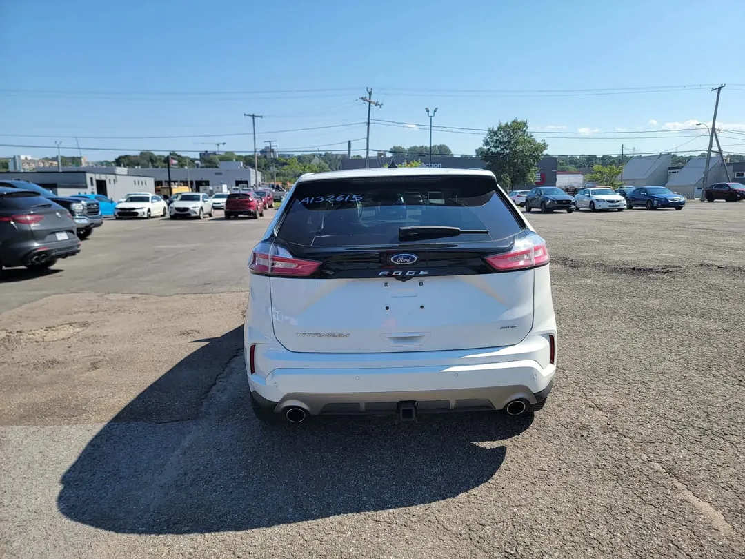 2022 Ford Edge — photo 6