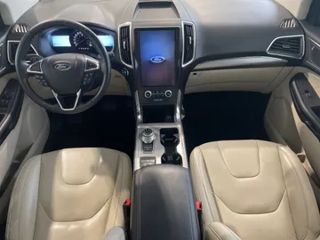 2022 Ford Edge - image 22