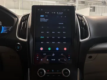 2022 Ford Edge - image 37