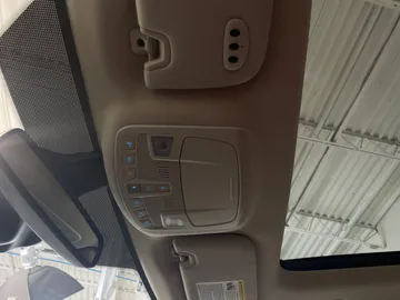 2022 Ford Edge - image 14