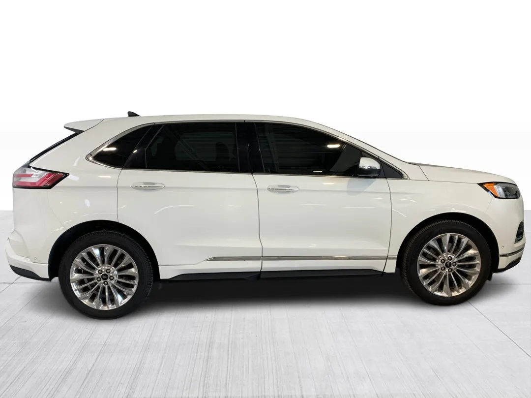 2023 Ford Edge — photo 2
