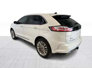 2023 Ford Edge - image 12