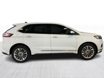 2023 Ford Edge - image 2
