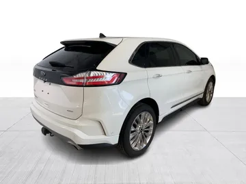 2023 Ford Edge - image 15