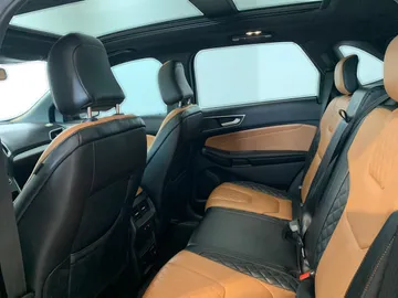 2023 Ford Edge - image 16