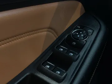 2023 Ford Edge - image 29