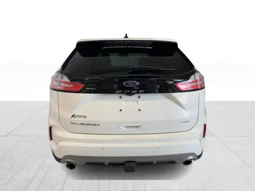2023 Ford Edge - image 13