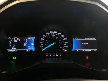 2023 Ford Edge - image 18