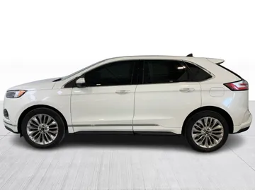2023 Ford Edge - image 11