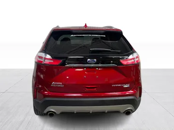 2019 Ford Edge - image 11