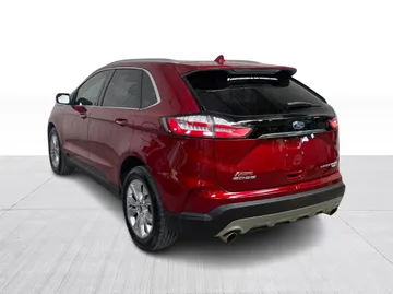 2019 Ford Edge - image 10