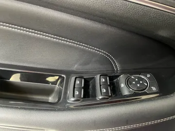 2019 Ford Edge - image 27