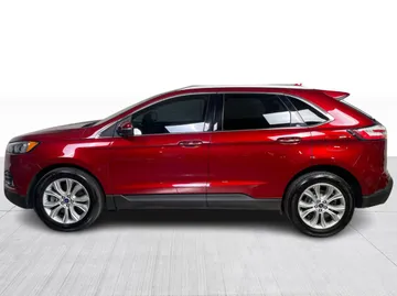 2019 Ford Edge - image 9