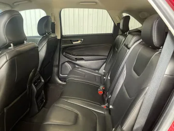 2019 Ford Edge - image 14