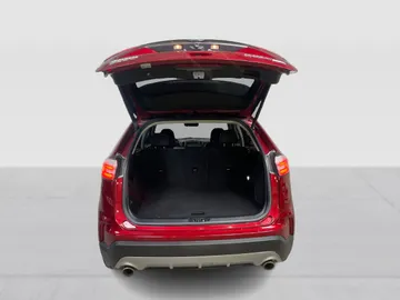 2019 Ford Edge - image 12