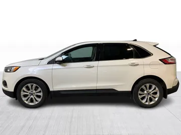 2020 Ford Edge - image 10