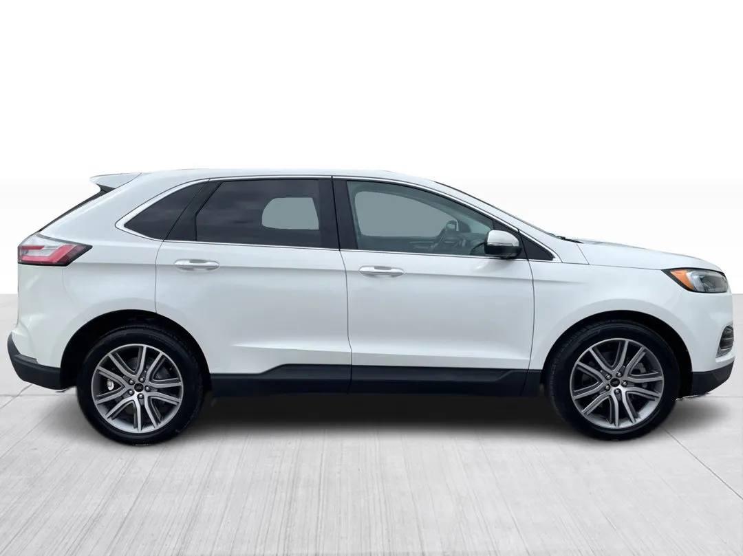 2023 Ford Edge — photo 2