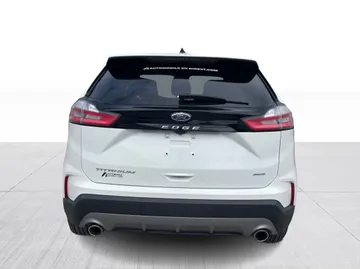 2023 Ford Edge - image 13