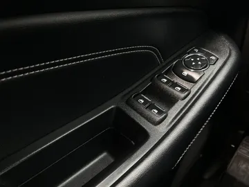 2023 Ford Edge - image 25