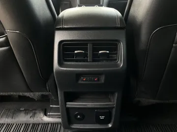 2023 Ford Edge - image 28