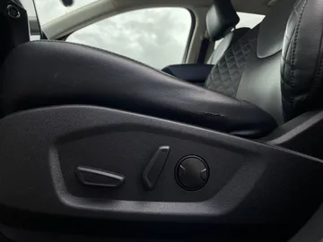 2023 Ford Edge - image 26