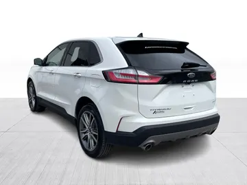 2023 Ford Edge - image 12