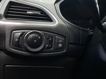 2023 Ford Edge - image 32