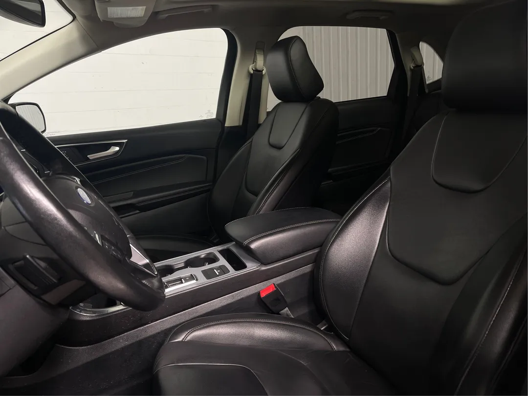 2021 Ford Edge — photo 3