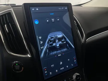 2021 Ford Edge - image 29
