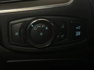 2021 Ford Edge - image 18