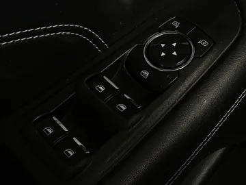 2021 Ford Edge - image 24