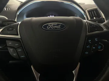 2021 Ford Edge - image 19