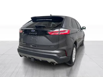 2021 Ford Edge - image 15