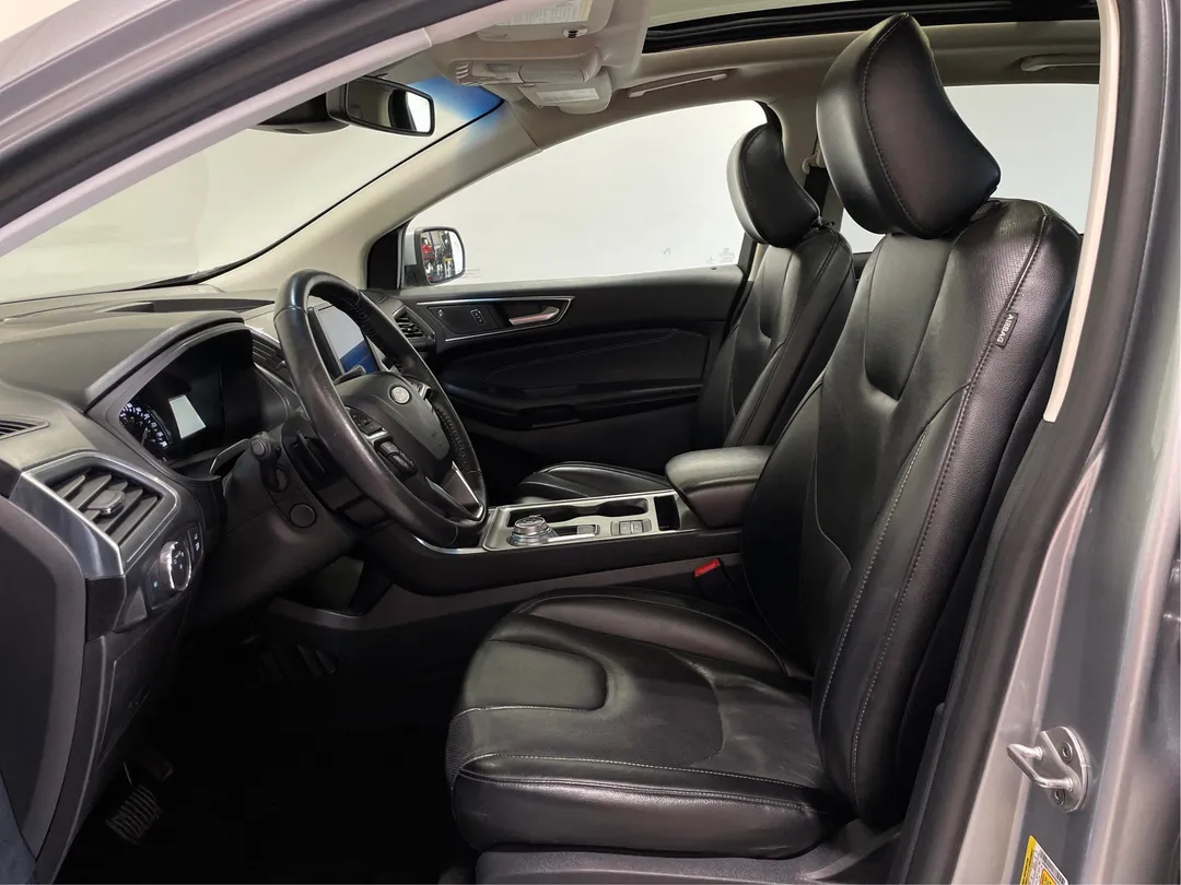 2022 Ford Edge — photo 3