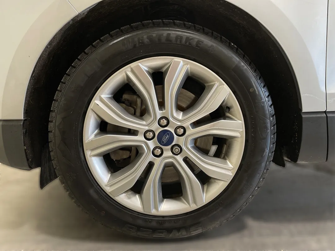 2022 Ford Edge — photo 6
