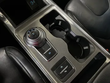 2022 Ford Edge - image 29