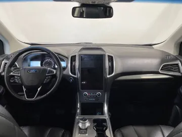 2022 Ford Edge - image 4