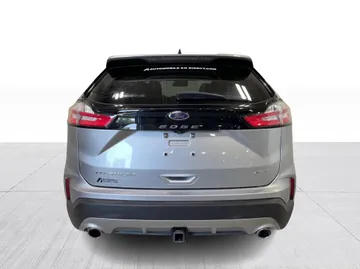 2022 Ford Edge - image 13