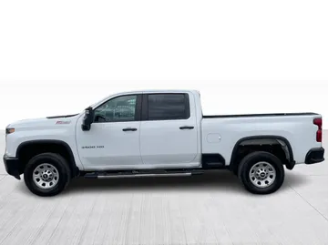 2022 Chevrolet Silverado 3500HD - image 10