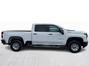 2022 Chevrolet Silverado 3500HD - image 2