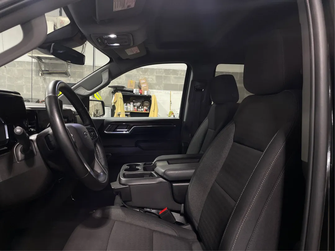 2024 Chevrolet Silverado 1500 — photo 3