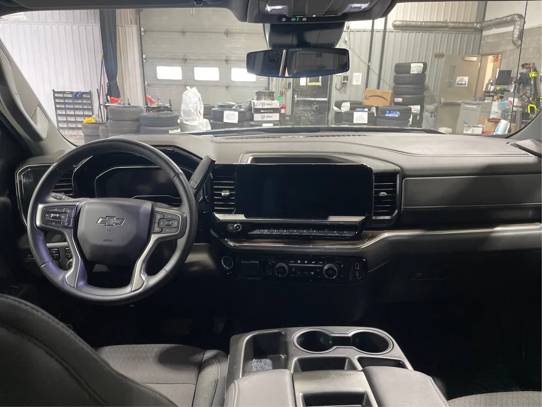2024 Chevrolet Silverado 1500 — photo 4