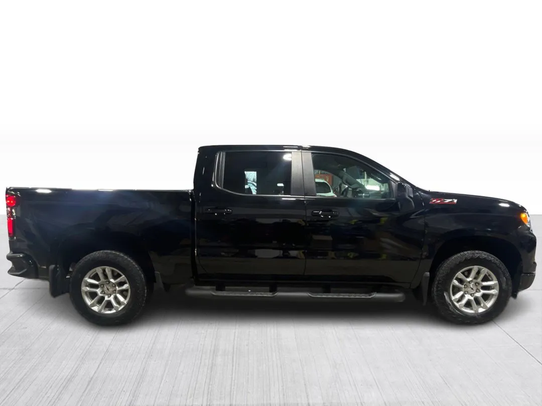 2024 Chevrolet Silverado 1500 — photo 2