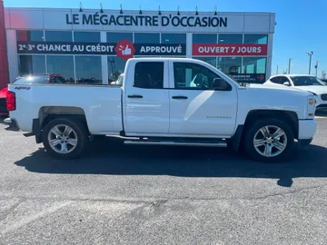 2019 Chevrolet Silverado 1500 LD - image 4