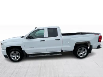 2019 Chevrolet Silverado 1500 LD - image 9