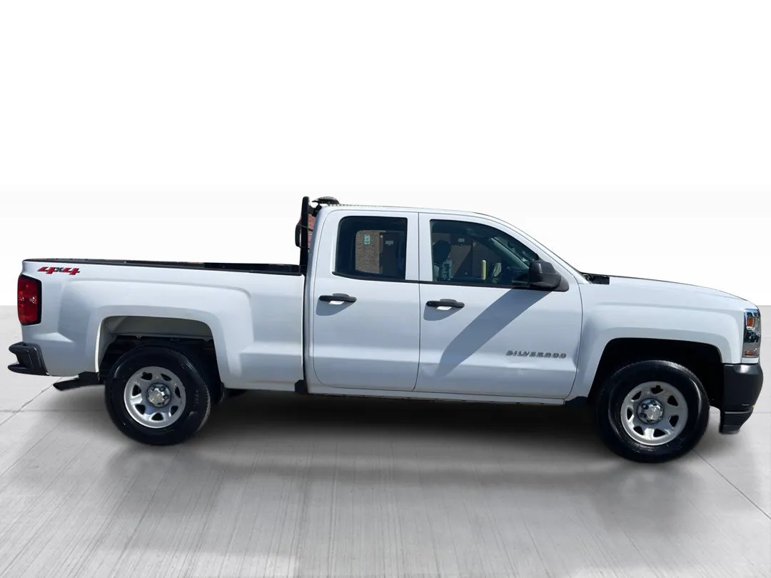 2019 Chevrolet Silverado 1500 LD — photo 2