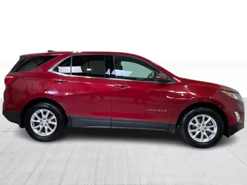 2018 Chevrolet Equinox - image 2