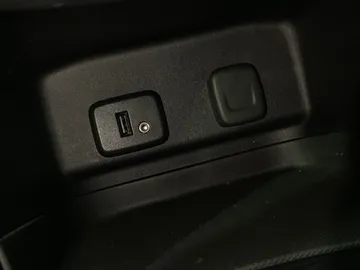 2018 Chevrolet Equinox - image 26