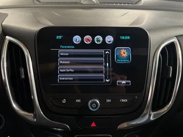 2018 Chevrolet Equinox - image 8